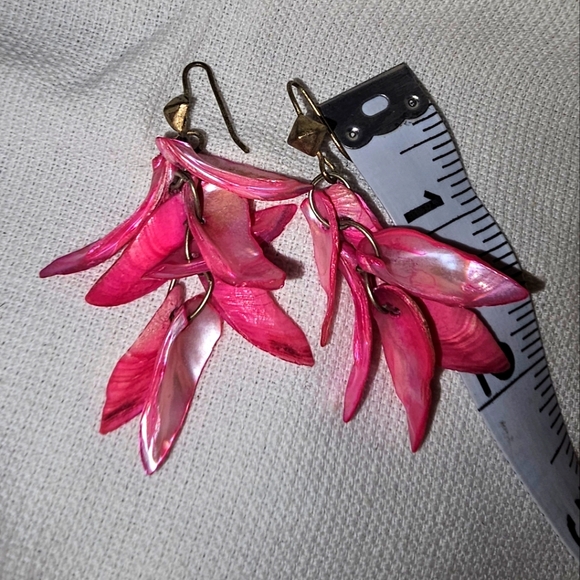 Pink Shell Earrings - Picture 1 of 2